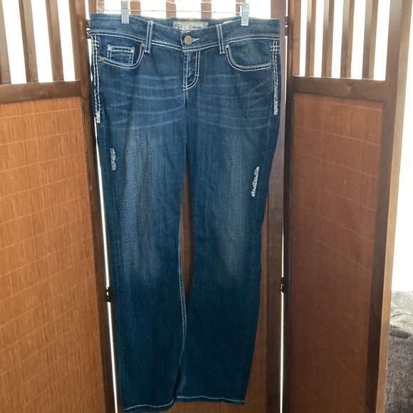 BKE Women's Blue Jeans with Embellished Pockets - Picture 3 of 9